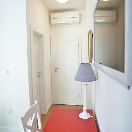 Πανσιόν Nautical Old Town 4*