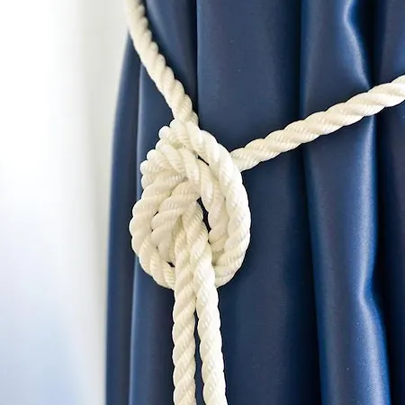 Nautical Old Town بيت ضيافة 4*